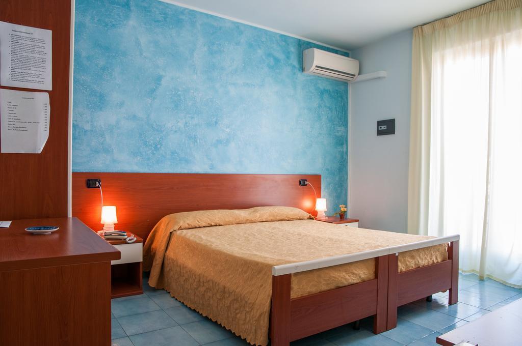 Megaron Hotel Pozzallo Kültér fotó