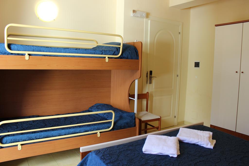 Megaron Hotel Pozzallo Kültér fotó