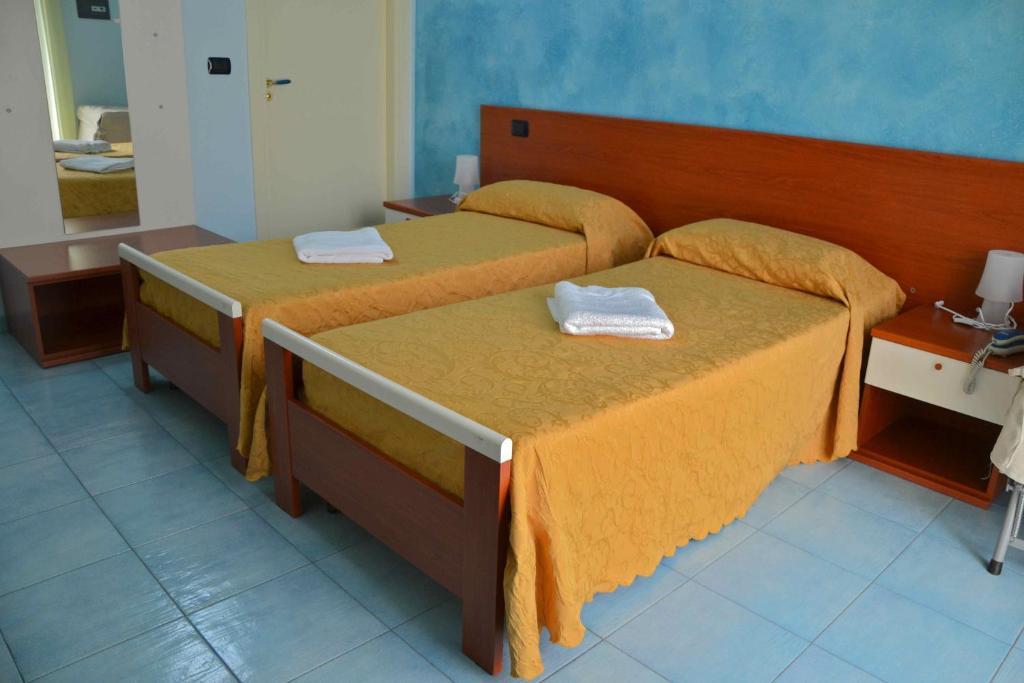 Megaron Hotel Pozzallo Szoba fotó